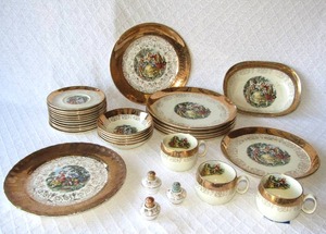 lot 524 image: Vintage Sabin Crest-O-Gold serving set with 22kt gold leaf trim
