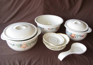 lot 528 image: Corelle Coordinates Stoneware large bowl soup turrine serving set, plus Mikasa plates