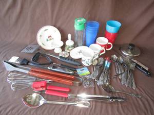 lot 529 image: Assorted kitchen utensils plus as shown