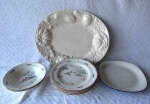 lot 537 image: I Patrizi made in Italy Large ceramic serving platter, plus vintage Stoneware serving plates