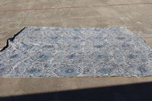lot 121 image: Madison area rug - 12 x 15 white and marine colors