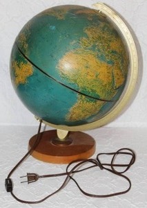 lot 1 image: vintage Lighted World Globemap Scan-Globe, 15 Tall