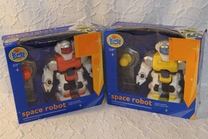 lot 29 image: 2-Kids Stuff Space Robot remote control toy. Unopened