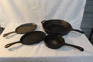lot 52 image: Cast iron pans
