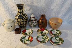 lot 64 image: Pampered Chef Italian Tuscan Set of 6 Oil Dipping Condiment Bowls. And vintage Treasure Craft Southwest pottery bowl.Chinese Cizhou-type vase, Japanese Imari porcelain ginger jar. And much more see pictures