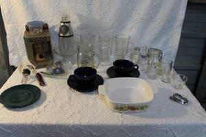lot 65 image: Mixed lot of glasses and wine bottle toper cup and so much more see pictures