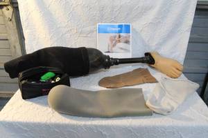 lot 67 image: Prosthetic leg and tools