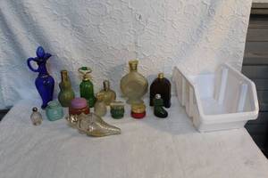 lot 95 image: Mixed lot of Avon bottles