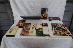 lot 86 image: Mixed lot of books the Beatles the history of the American guitar and much more see pictures