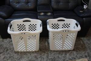 lot 158 image: 2- 70L laundry baskets