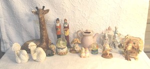 lot 196 image: Mixed figurine lot
