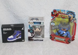 lot 226 image: mini building block set and Funko Mulch Diggems vinyl figure.  And Power Players Bearbarian Basic Figure. All unopened