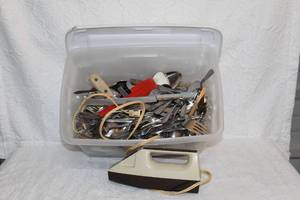 lot 229 image: Tote full of utensils took pictures of all sides to show a lot of whats in it