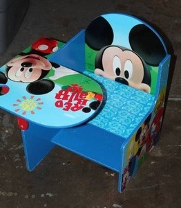 lot 238 image: Kids Mickey mouse desk