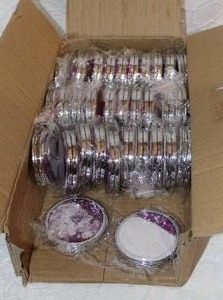 lot 244 image: 32 - compact mirrors