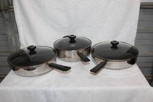 lot 258 image: Cooks essentials pans