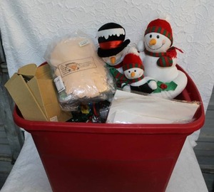 lot 281 image: Tote full of Christmas decor and more