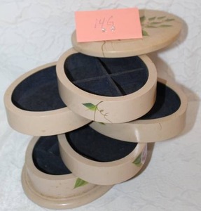 lot 316 image: 14 karat gold earrings and a jewelry box