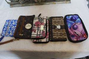 lot 352 image: Wallets and change purses