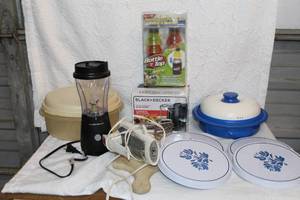 lot 372 image: Blender Black & Decker chopper unopened mixer oven burner covers and so much more see pictures