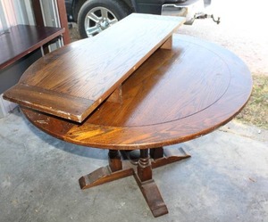lot 416 image: Kitchen table with leaf