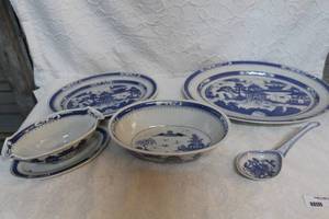 lot 427 image: collection of antique Chinese Export porcelain, commonly known as Canton ware