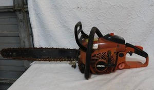 lot 440 image: chainsaw.  Was not tested