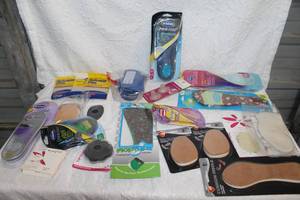 lot 443 image: Mixed lot of shoe pads
