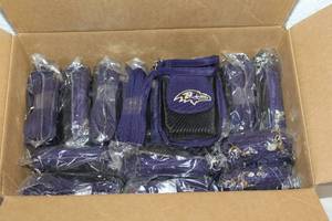 lot 444 image: 15 - small Baltimore Ravens accessory pouch with a detachable strap