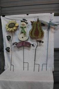 lot 446 image: Metal yard art about 4 ft tall