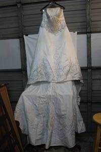 lot 449 image: Davids bridal wedding dress size 16W