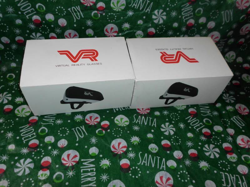 lot 45 image: VIRTUAL REALITY GLASSES