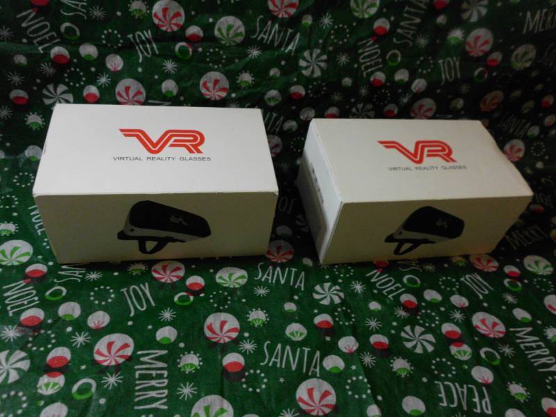 lot 44 image: VIRTUAL REALITY GLASSES