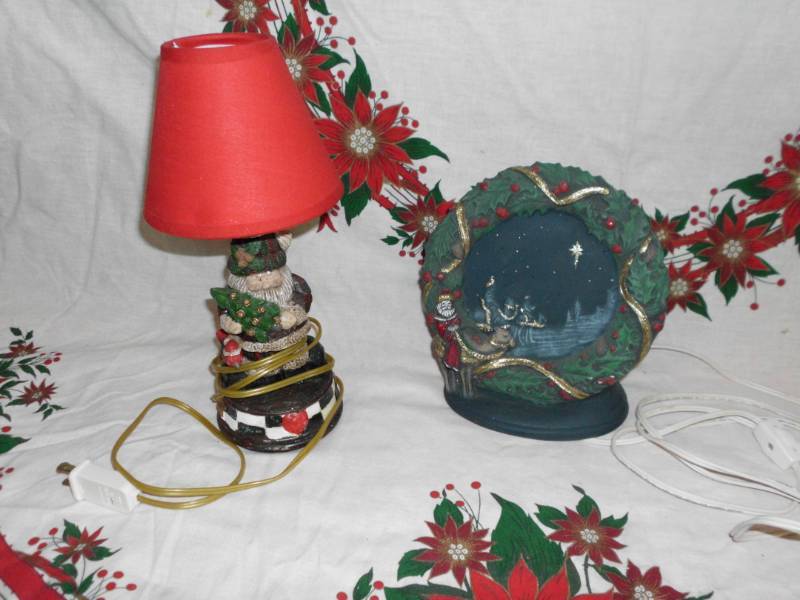 lot 123 image: CHRISTMAS LAMPS