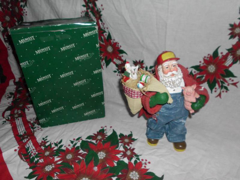 lot 124 image: FARMER SANTA STATUE