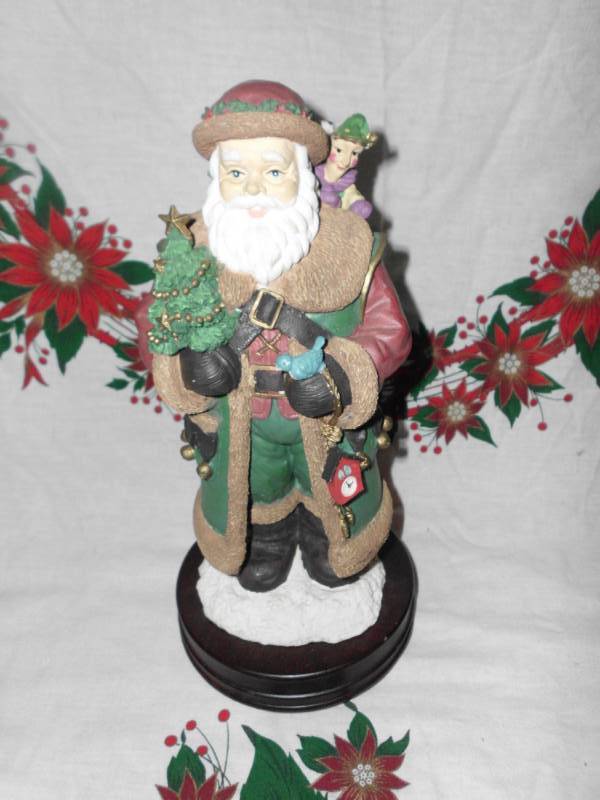 lot 126 image: MUSICAL SANTA