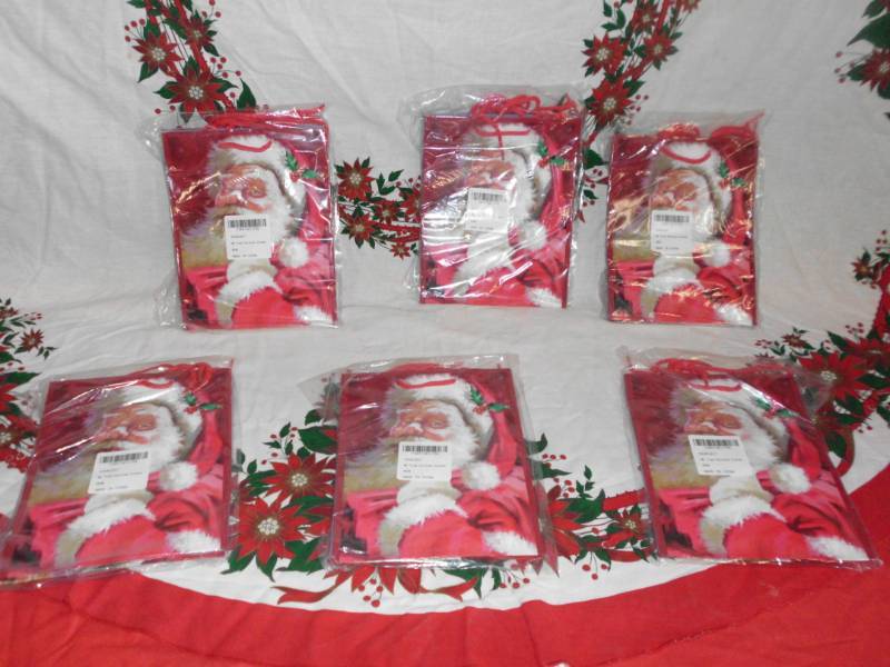 lot 115 image: GIFT BAGS