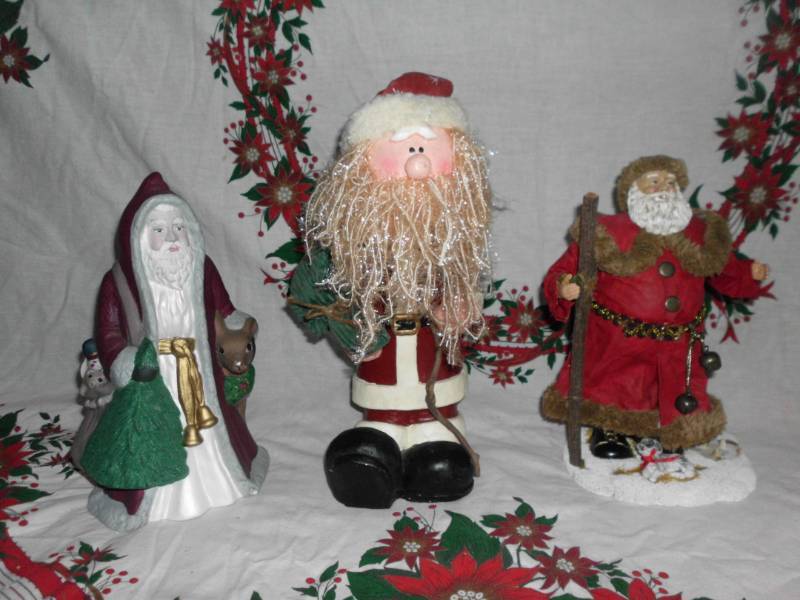 lot 136 image: SANTA LOT