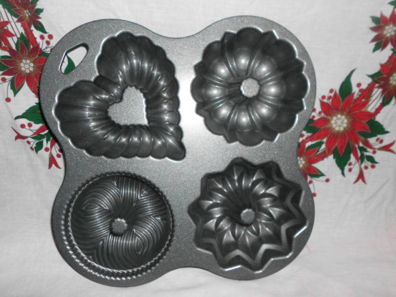 lot 143 image: BUNDT QUARTET