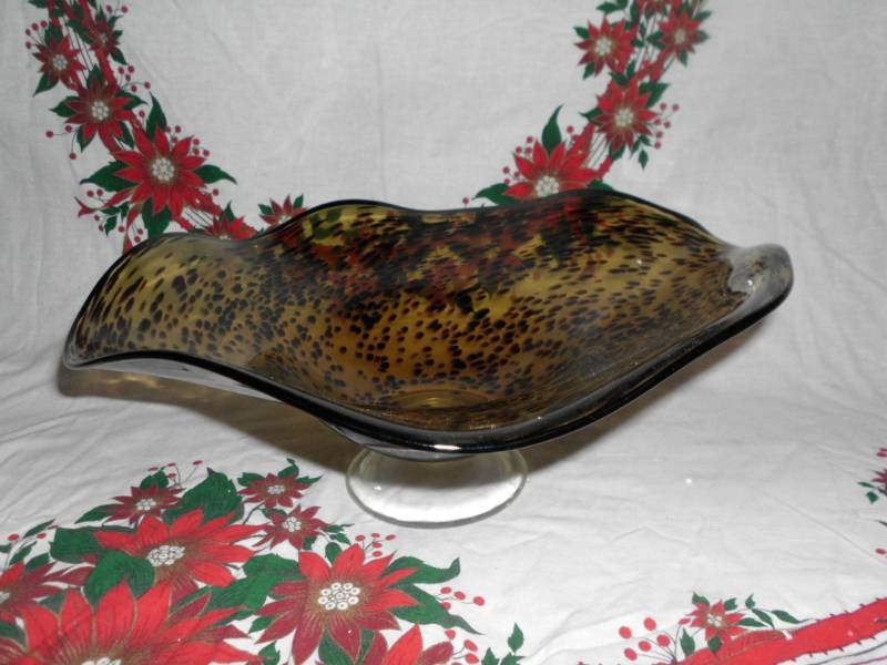 lot 155 image: NEW CYAN LEOPARD DESIGN GLASS BOWL