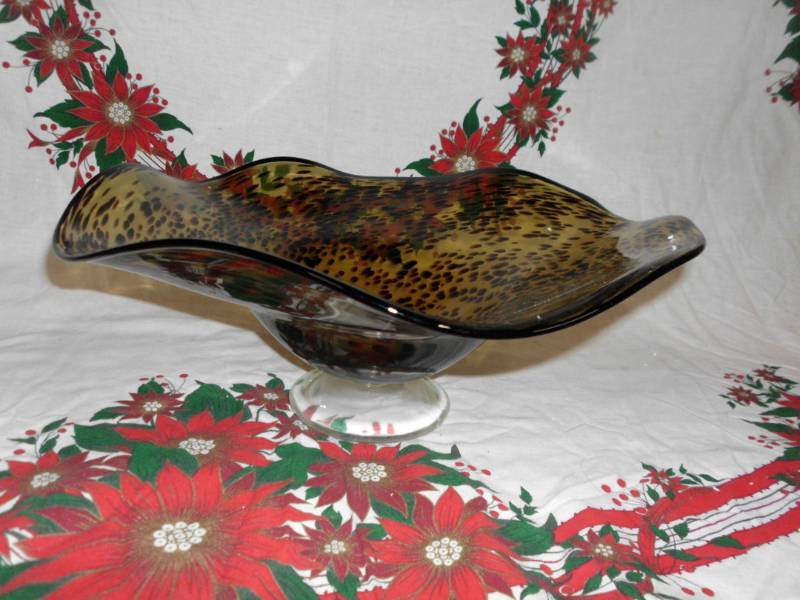 lot 156 image: NEW CYAN LEOPARD DESIGN GLASS BOWL