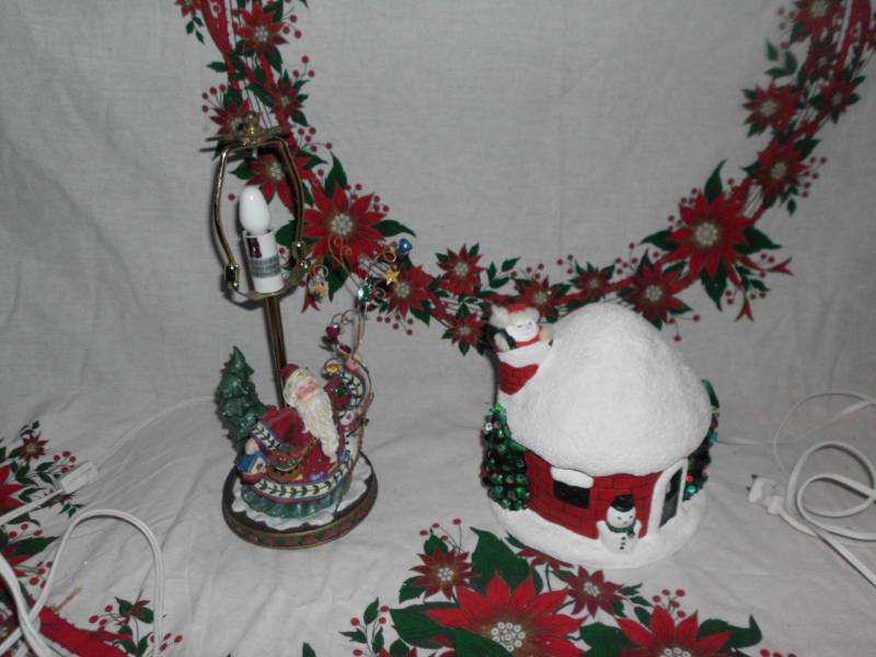 lot 159 image: HOLIDAY LAMPS