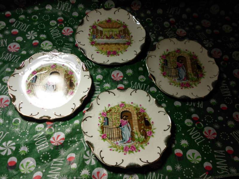 lot 166 image: WALL PLATES