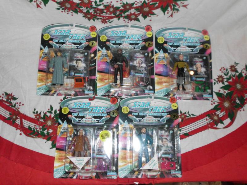 lot 173 image: STAR TREK ACTION FIGURES
