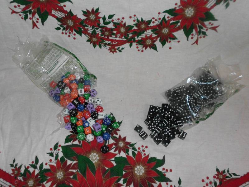 lot 175 image: DICE LOT
