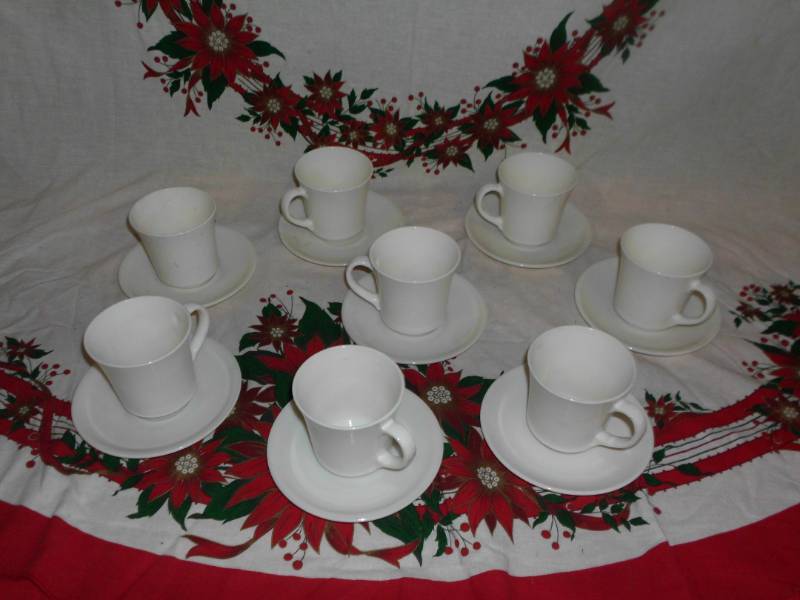lot 187 image: ARCOPAL FRANCE TEA CUP AND PLATE SET 1