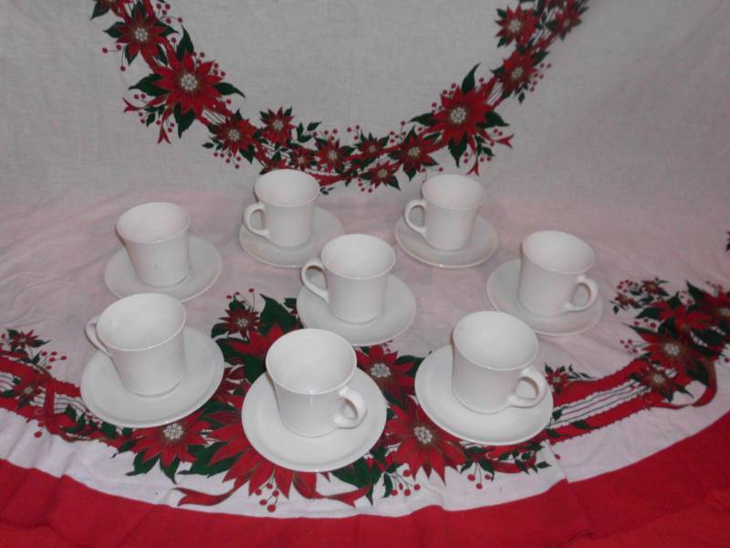lot 188 image: ARCOPAL FRANCE TEA CUP AND PLATE SET 2