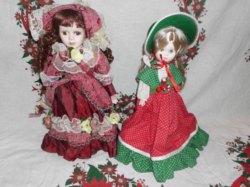 lot 238 image: PORCELAIN DOLLS