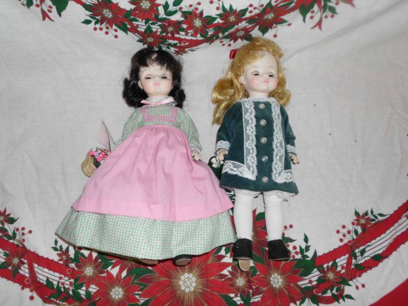 lot 241 image: PORCELAIN DOLLS