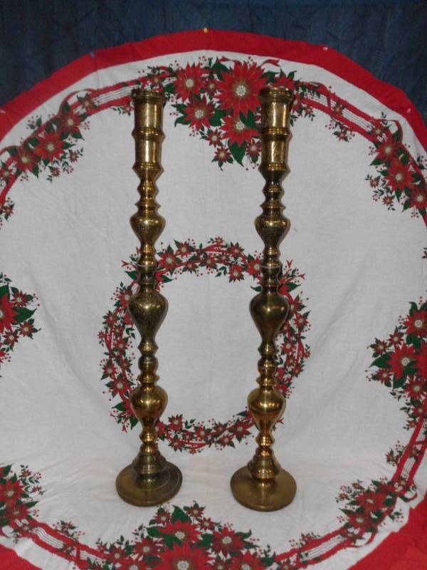 lot 249 image: BRASS CNADLE HOLDERS
